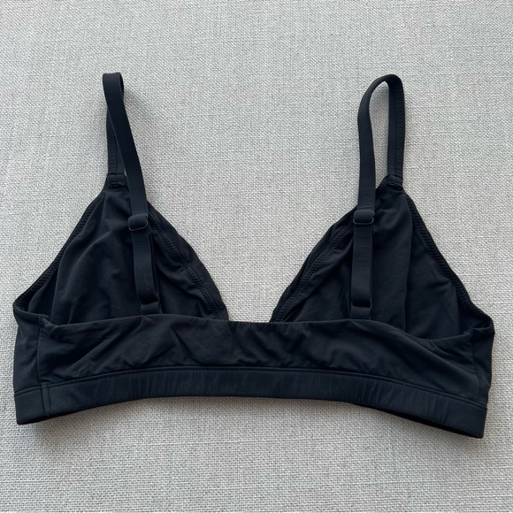SKIMS Black Fits Everybody Triangle Bralette - Picture 15 of 16